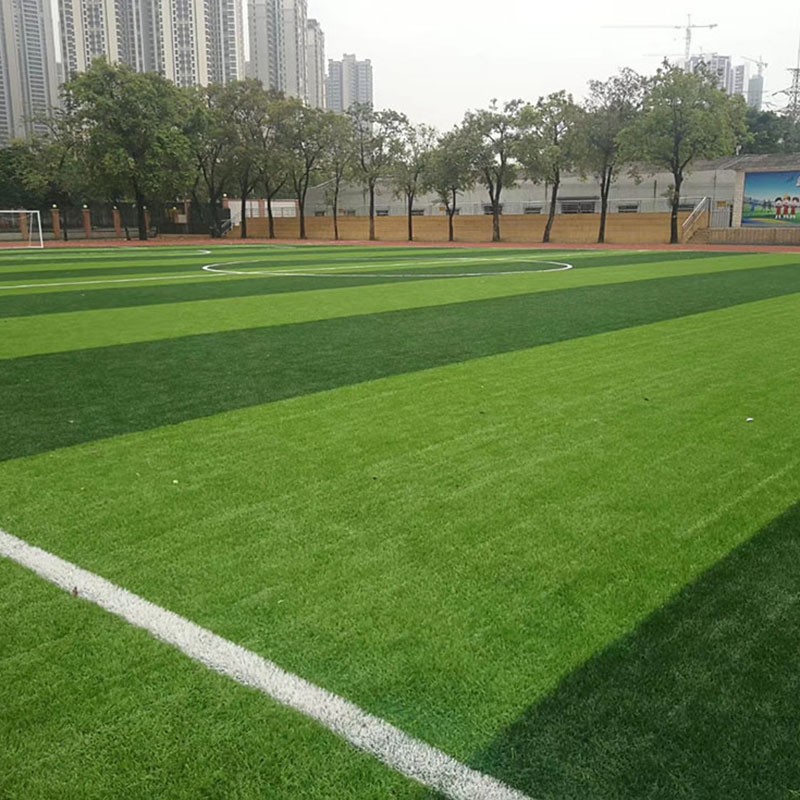 十人制足球场报价,十人制人造草足球场多少钱一平方米