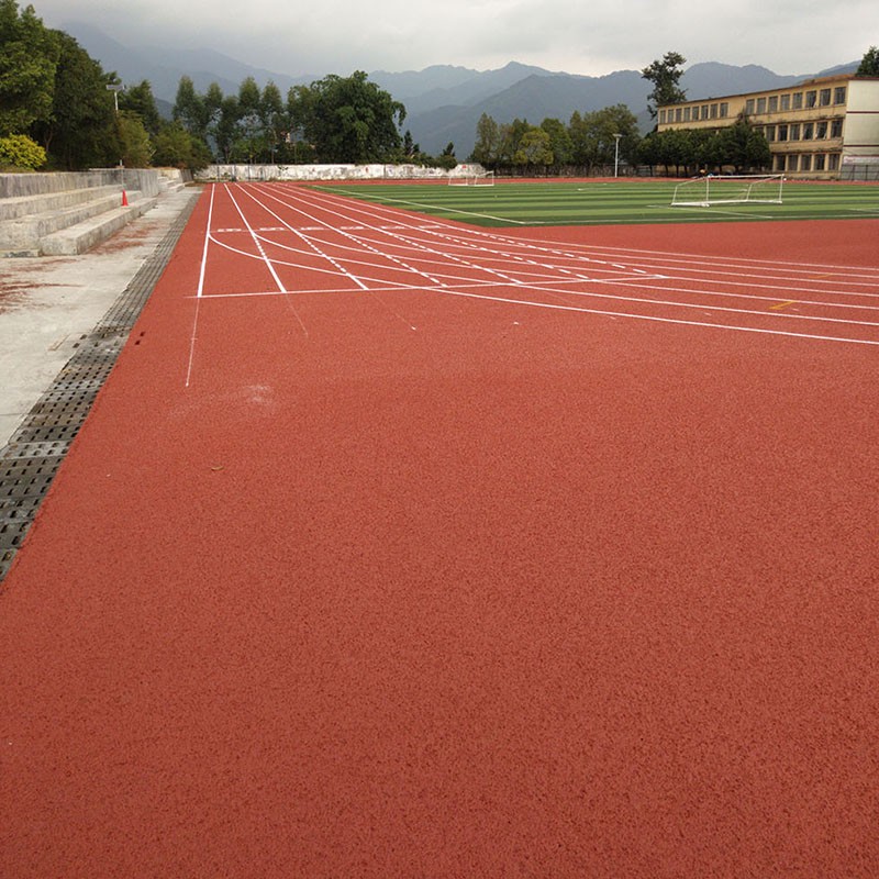 工厂塑胶跑道200米,工厂200米塑胶跑道清理方案