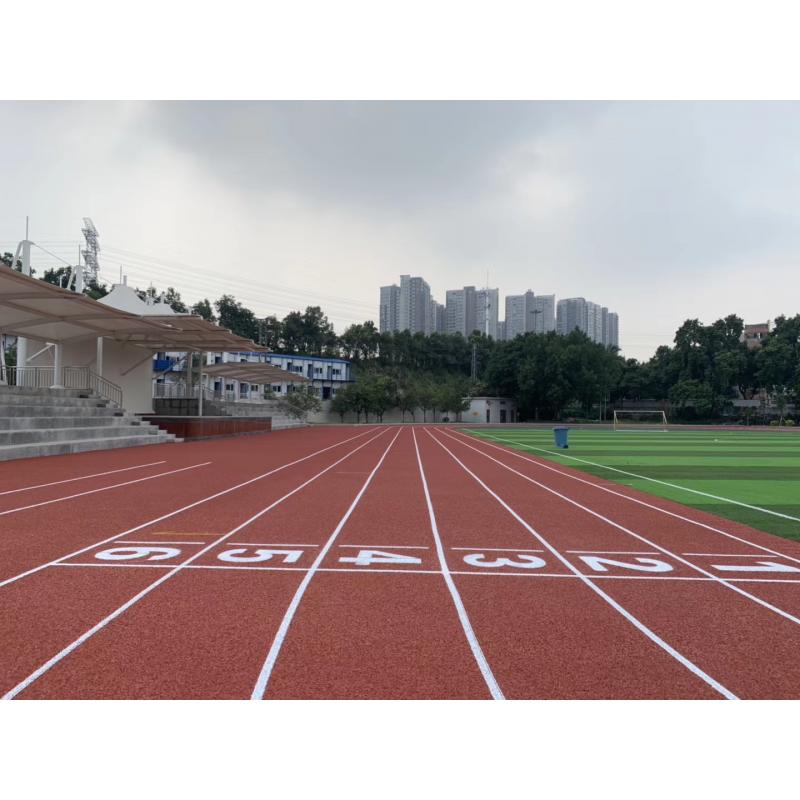 文伟中学塑胶跑道施工建设完成